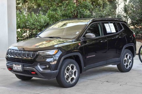 Used 2022 Jeep Compass Trailhawk w/ Trailhawk Elite Group image 3