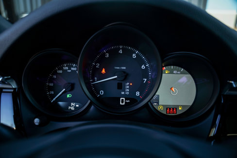 Certified 2025 Porsche Macan image 19