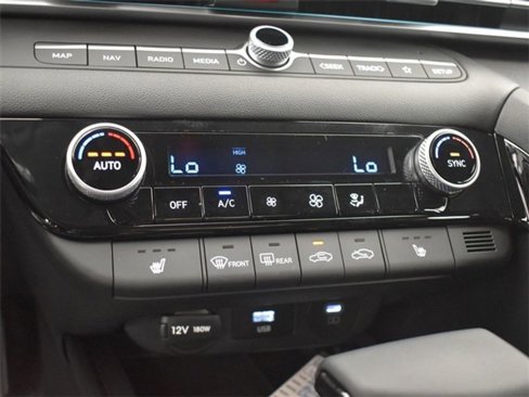 Used 2024 Hyundai Elantra SEL w/ Convenience Package image 16