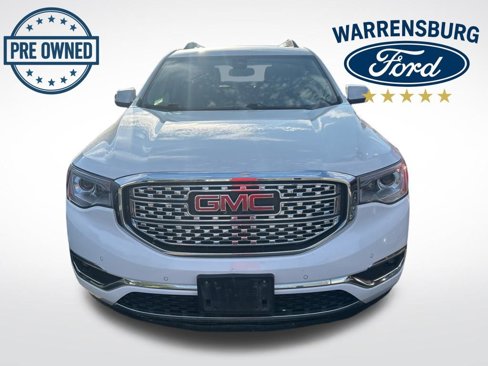 Used 2019 GMC Acadia Denali image 2