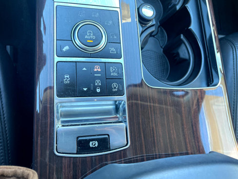Used 2015 Land Rover Range Rover Supercharged image 35