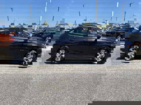 Used 2023 Chevrolet Malibu LT image 3
