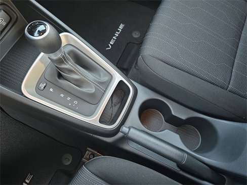 New 2025 Hyundai Venue SE image 24