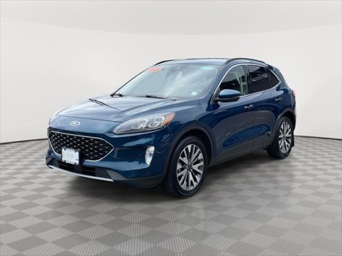 Used 2020 Ford Escape Titanium image 3