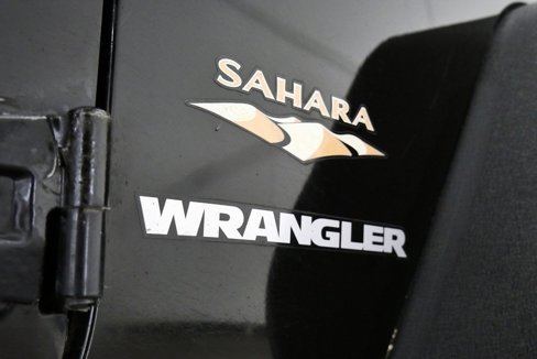 Used 2012 Jeep Wrangler Sahara w/ Dual Top Group image 10