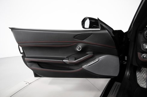 Used 2020 Ferrari Portofino image 39