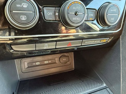 Used 2023 Volkswagen Atlas Cross Sport SE image 27