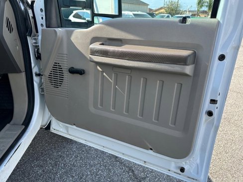 Used 2010 Ford F550 2WD Regular Cab Super Duty image 27