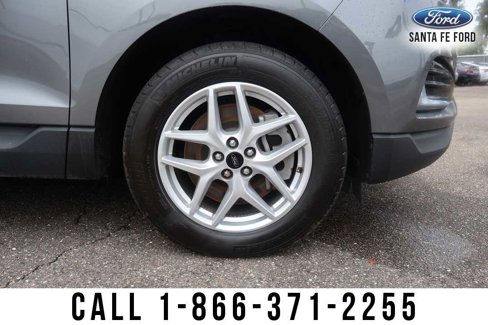 Used 2024 Ford Edge SEL image 9