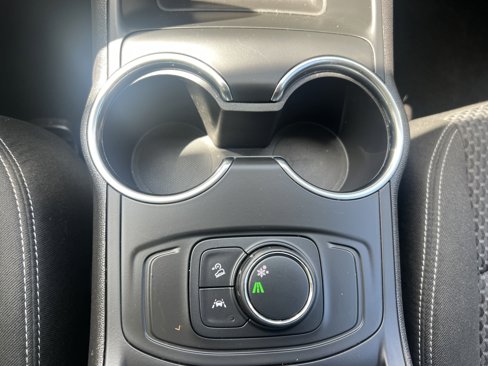 Used 2024 GMC Terrain SLE image 16