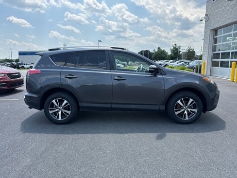 Used 2017 Toyota RAV4 XLE image 4