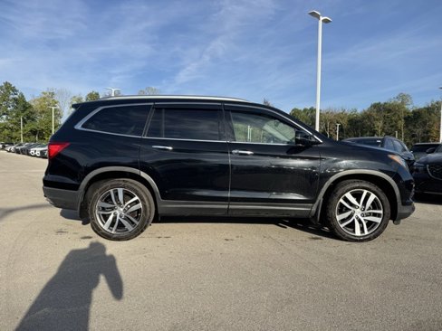 Used 2018 Honda Pilot Elite image 2