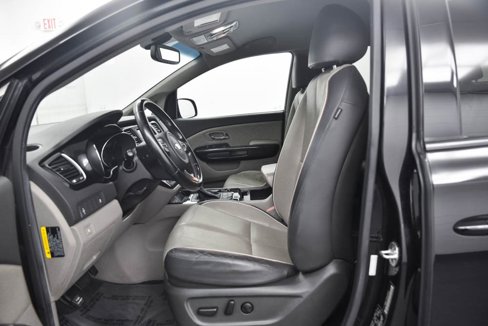 Used 2017 Kia Sedona EX image 11