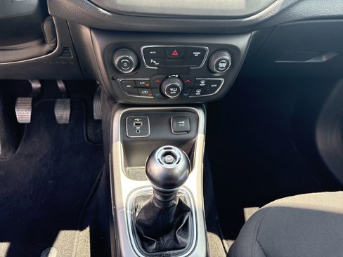 Used 2019 Jeep Compass Sport w/ Tech Group image 28