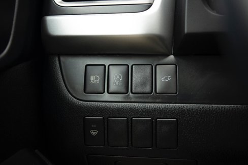 Used 2018 Toyota Highlander SE image 13