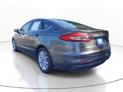 Used 2020 Ford Fusion SE image 4