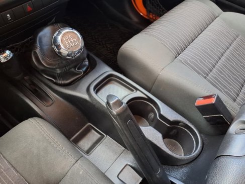 Used 2012 Jeep Wrangler Unlimited Sport w/ Connectivity Group image 27