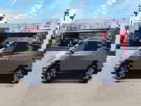 Used 2019 Chevrolet Equinox LT image 3