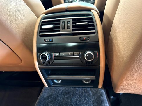 Used 2011 BMW 740Li image 25