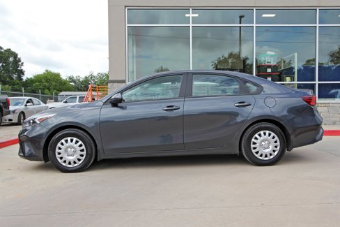 Used 2023 Kia Forte LX image 3