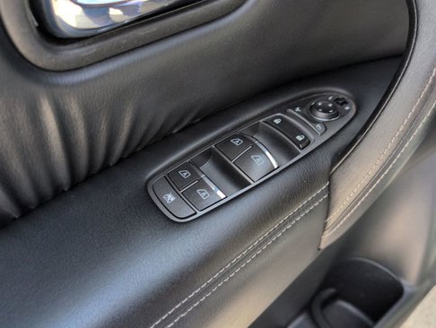 Used 2018 Nissan Armada Platinum image 23