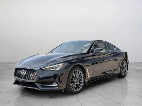 Used 2018 INFINITI Q60 2.0t w/ Moonroof Package image 3