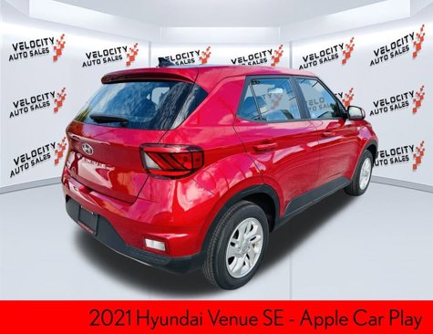 Used 2021 Hyundai Venue SE image 3