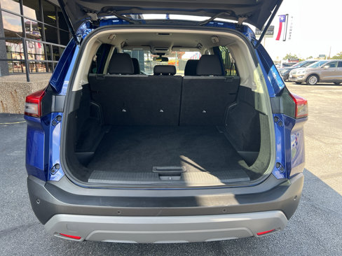 Used 2023 Nissan Rogue SV image 29