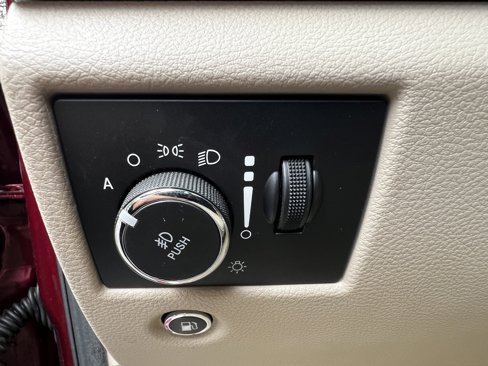 Used 2018 Jeep Grand Cherokee Overland w/ Trailer Tow Group IV image 15