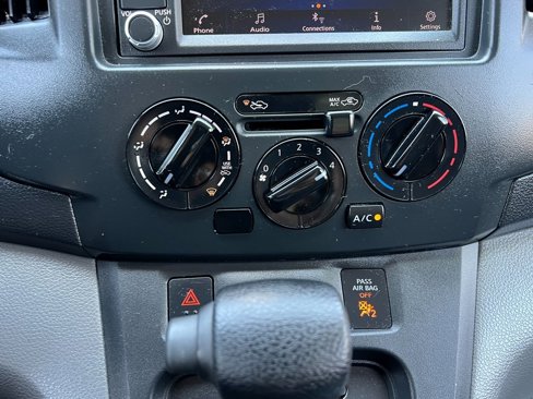 Used 2020 Nissan NV200 S image 24