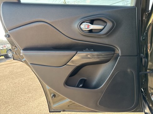 Used 2016 Jeep Cherokee 75th Anniversary image 19