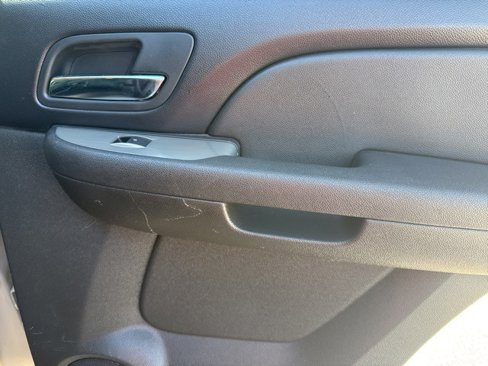 Used 2010 Chevrolet Tahoe LS image 12