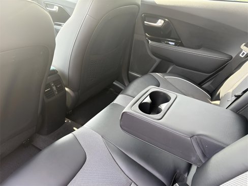 Used 2022 Kia Niro EX image 25