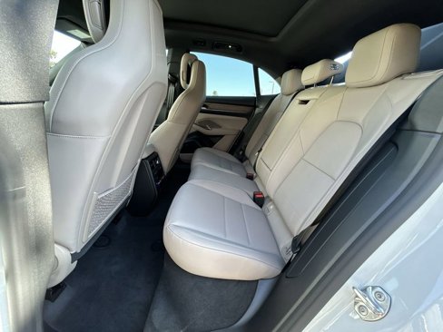 New 2025 Porsche Macan Electric image 27