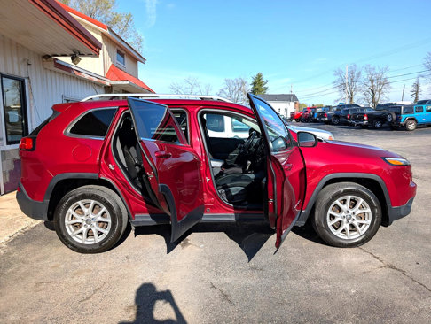 Used 2015 Jeep Cherokee Latitude w/ Comfort/Convenience Group image 19