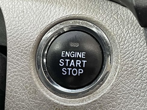 Used 2016 Toyota Sienna XLE image 30