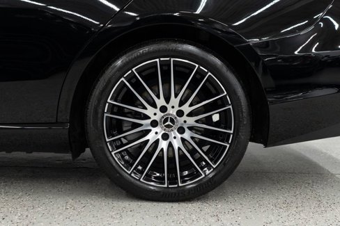 Used 2025 Mercedes-Benz C 300 4MATIC Sedan image 40