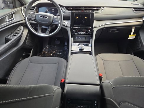 New 2025 Jeep Grand Cherokee L Laredo image 13