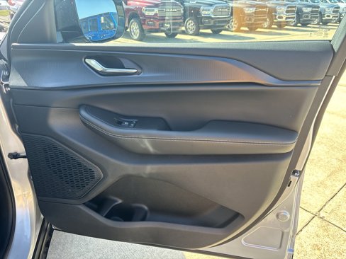 New 2024 Jeep Grand Cherokee L Altitude image 28