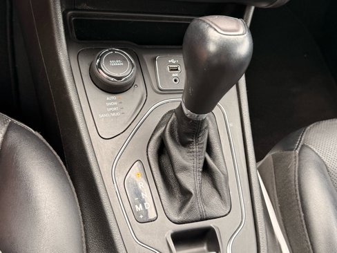 Used 2022 Jeep Cherokee Latitude Lux image 19