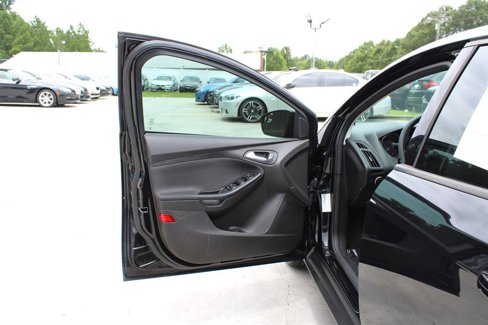 Used 2017 Ford Focus SE image 25