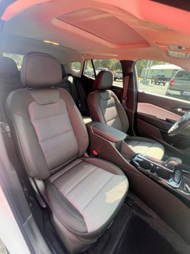 Used 2025 Chevrolet Trax LT w/ Sunroof Package image 15