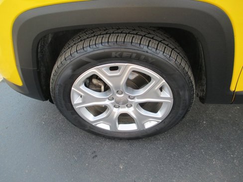 Used 2019 Jeep Renegade Latitude image 12