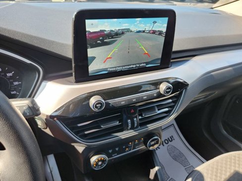 Used 2020 Ford Escape SE image 9