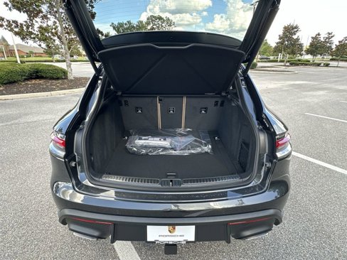 New 2025 Porsche Macan image 28