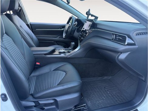 Used 2023 Toyota Camry SE image 15