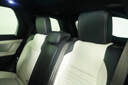 Used 2025 Land Rover Discovery Sport Dynamic SE image 34