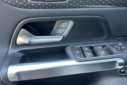 Certified 2024 Mercedes-Benz EQB 300 4MATIC image 11