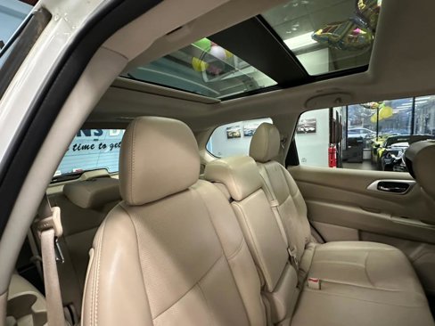 Used 2018 Nissan Pathfinder Platinum image 30