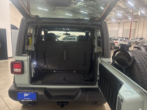Used 2023 Jeep Wrangler Sport image 21
